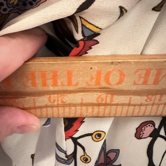 LOFT M white shabby chic V neck lace detail colorful floral lightweight blouse - Picture 9 of 13